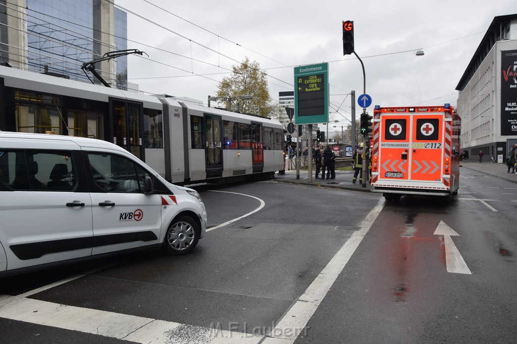 VU PKW KVB Bahn Koeln Deutz Deutz Muelheimerstr P52.JPG - Miklos Laubert